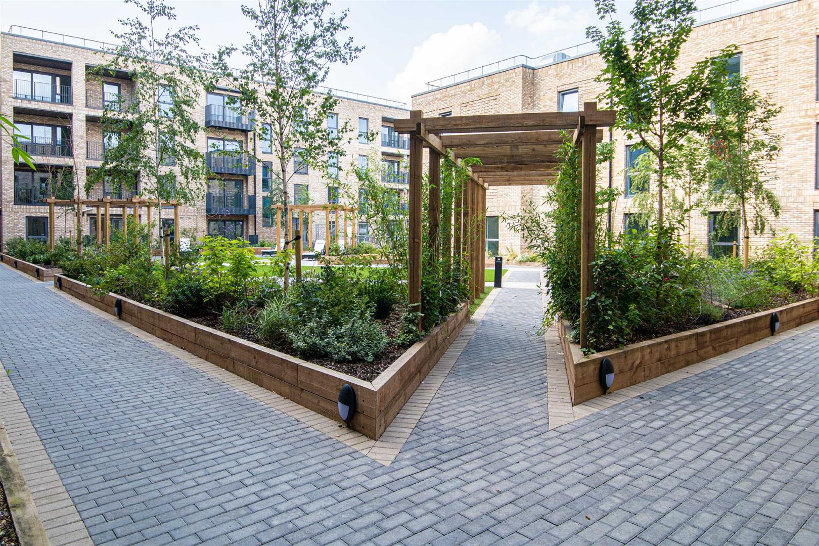 3 bed property in 6 Canal Street, Milton Keynes